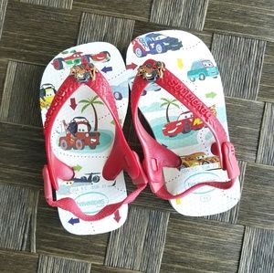 Cars print Baby Havaianas, size 5 (baby/toddler).